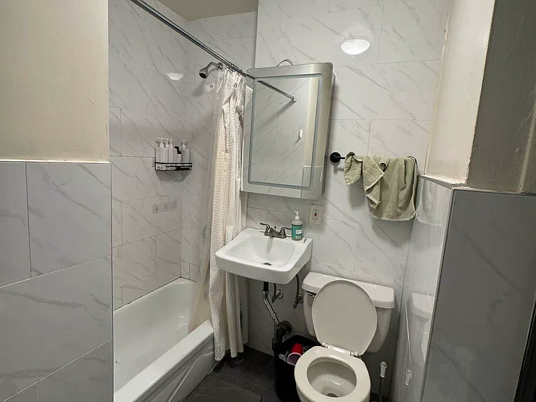 220 E 29th St #2A — Photo 19