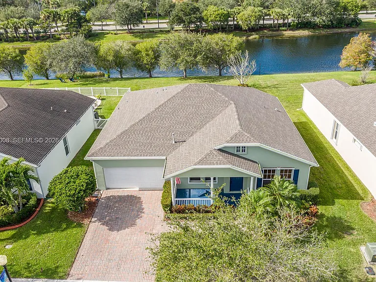 10671 SW Waterway Ln — Photo 3