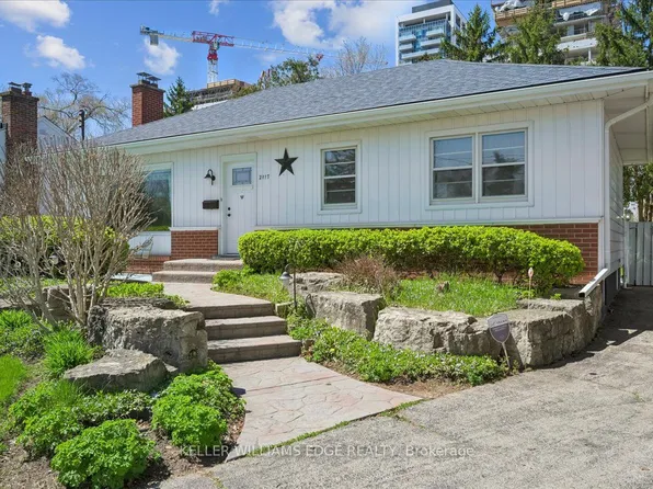 2117 Edinburgh Dr, Burlington, ON L7R 2C8