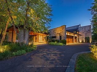 7 Oxbow Rd, Toronto, ON M3B 1Z9