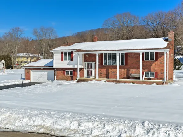 90 Rolling Ridge Rd, Hamden, CT 06518