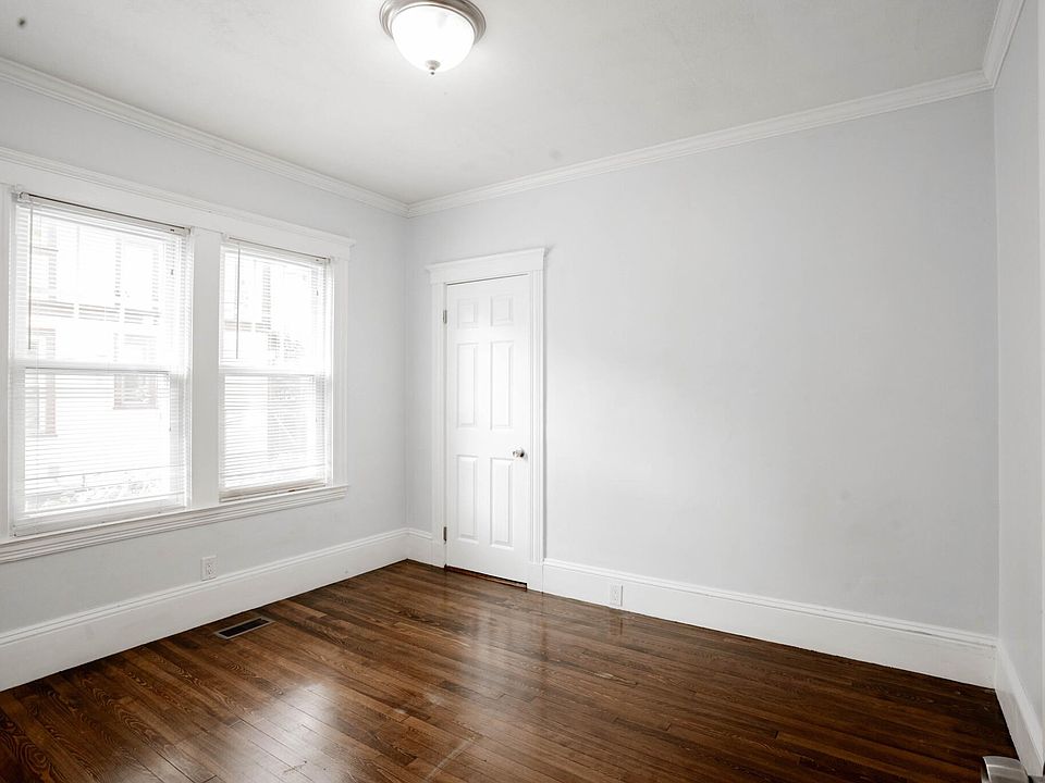 2nd image of 162 Trenton St #1