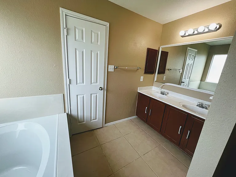 3803 Ponderosa Bnd — Photo 10