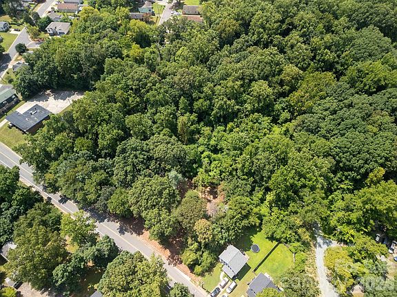 3rd image of 2109 Newland Rd