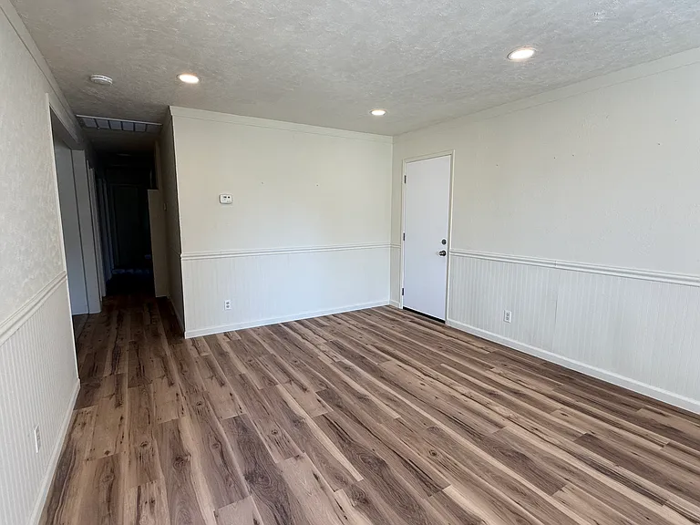 408 Harmony Ln — Photo 2