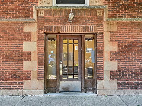 2nd image of 2303 W Winona St #1E