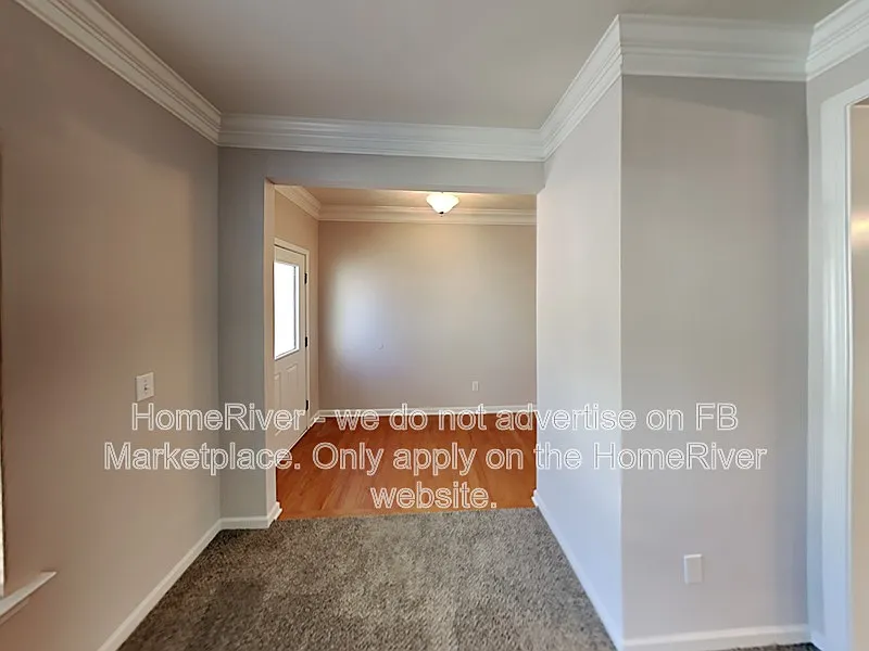 3 bed, 2.5 bath, 2568 sqft, $2,275 — Photo 3