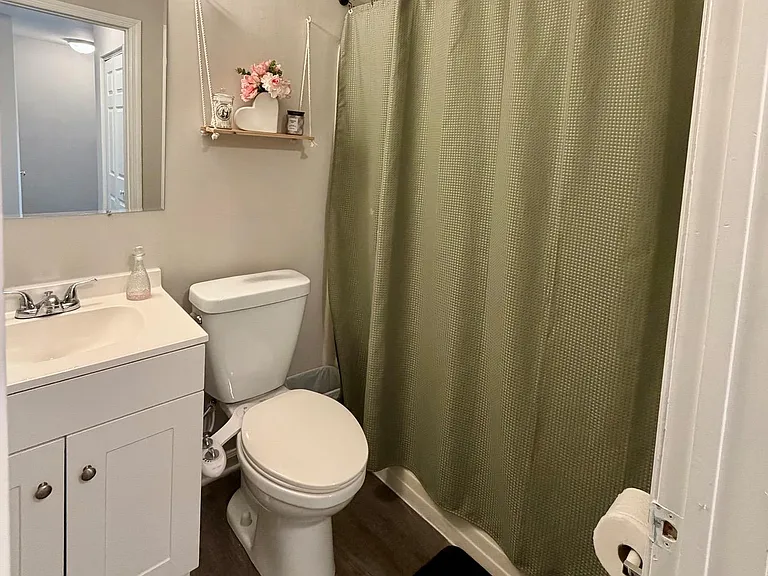 415 Strathaven Ct — Photo 16