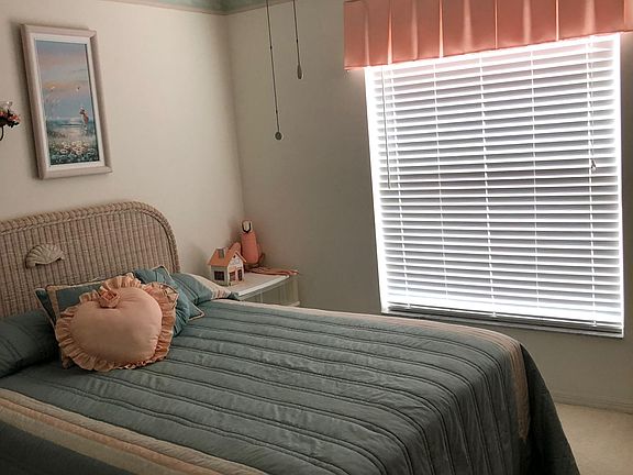 Guest Queen Bedroom with Sliding Door Closet, Window with Po
