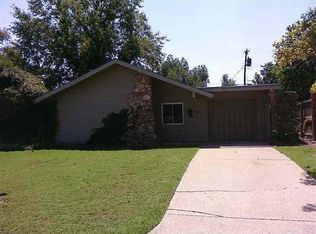 717 Redbud Dr, Enid, OK 73701