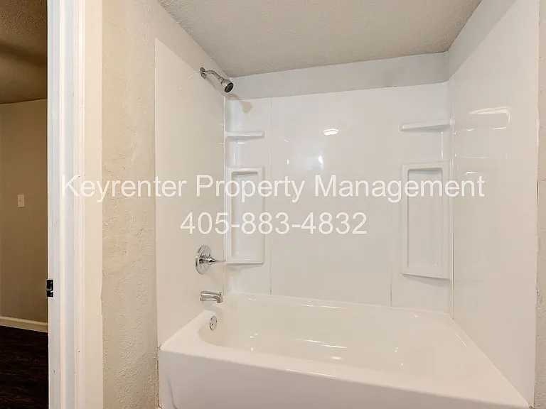 SW 27th St Complex — Photo 31