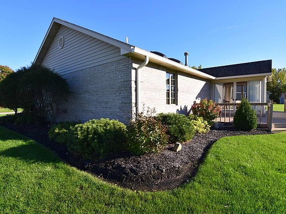 2nd image of 2405 N Wedgewood Ct