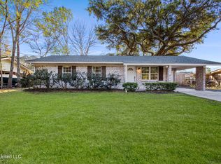 111 Colmer Cir, Ocean Springs, MS 39564