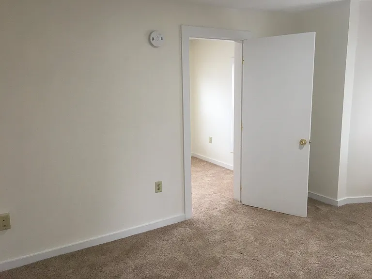 82 3rd St #2E — Photo 32