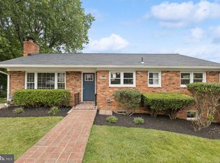 6087 8th Pl N, Arlington, VA 22205