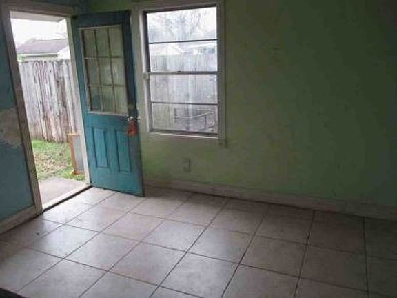 Additional Living Room