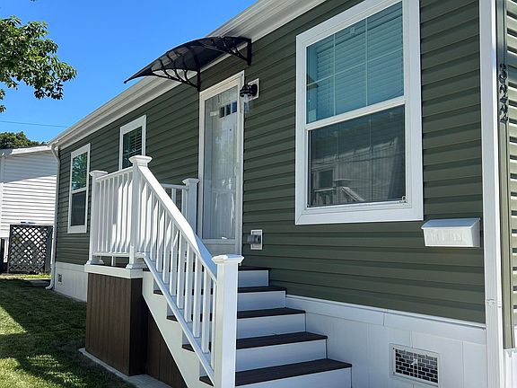 Exterior Image-1-Redman 322 Woodlawn Village