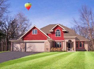 1834 Pine Ridge Dr, Janesville, WI 53545