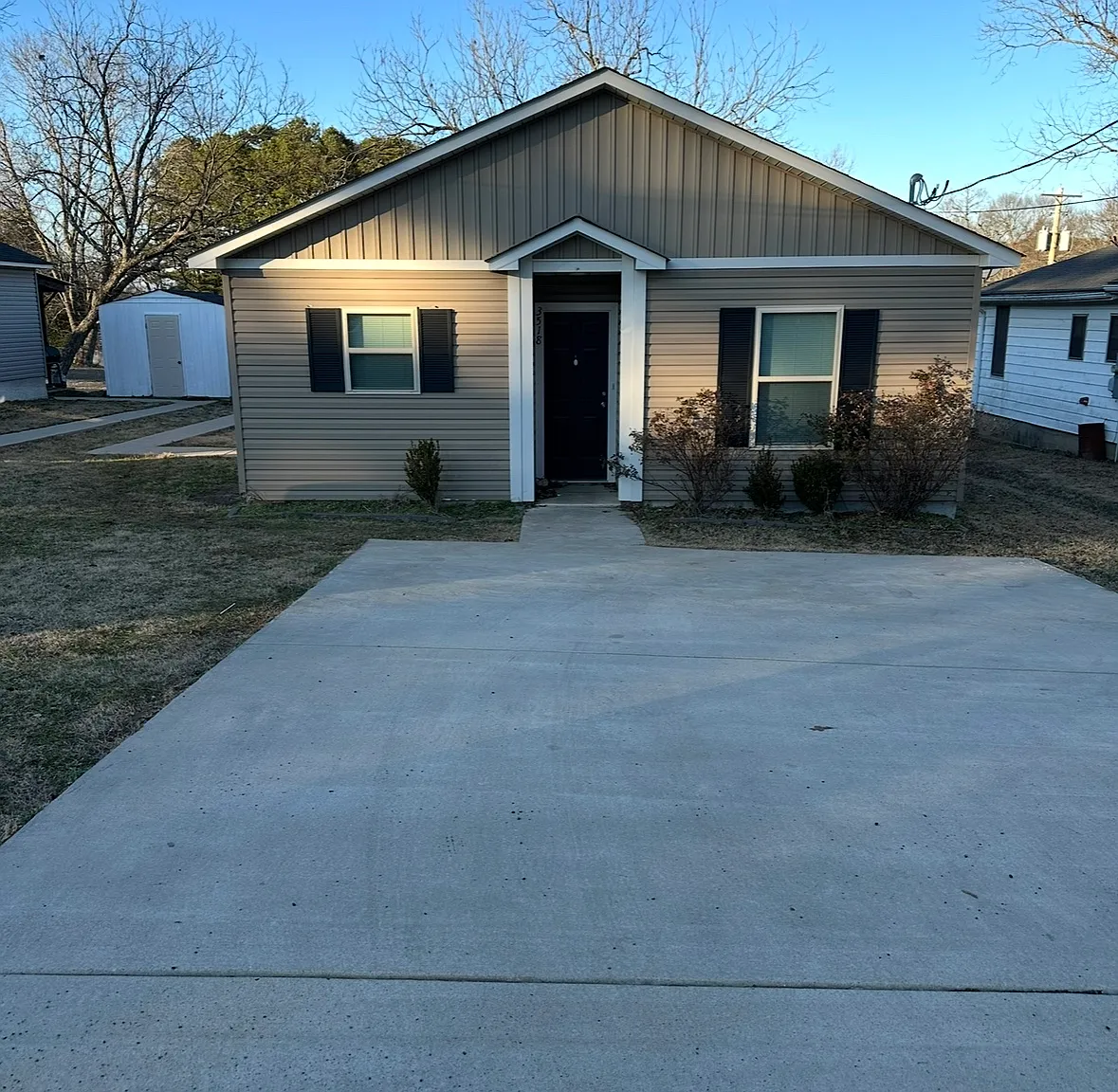 3 bed, 1300 sqft, $1,325 — Photo 1