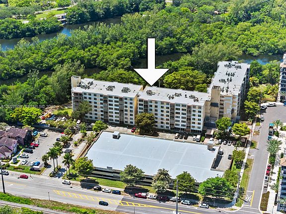 3rd image of 17890 W Dixie Hwy APT 603