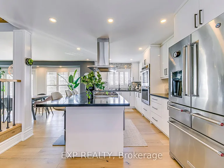 322 Mary St — Photo 10