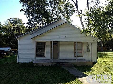 2nd image of 301 Masters Ave