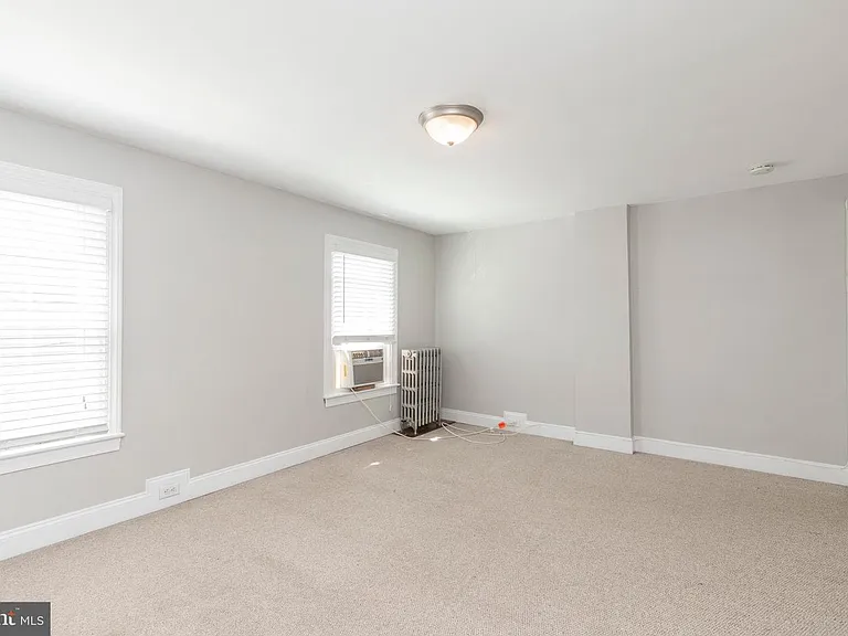620 E Hector St — Photo 16