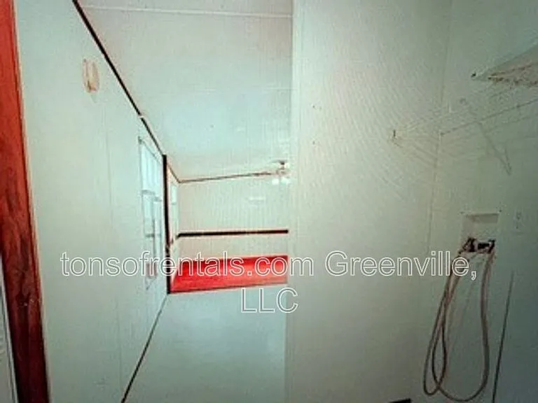 255 Pine Dr — Photo 9