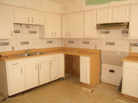 4th image of 501 Avenue F