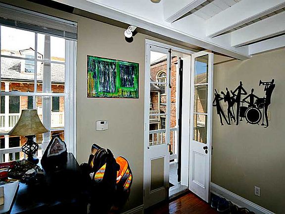 4th image of 837 Royal St APT L