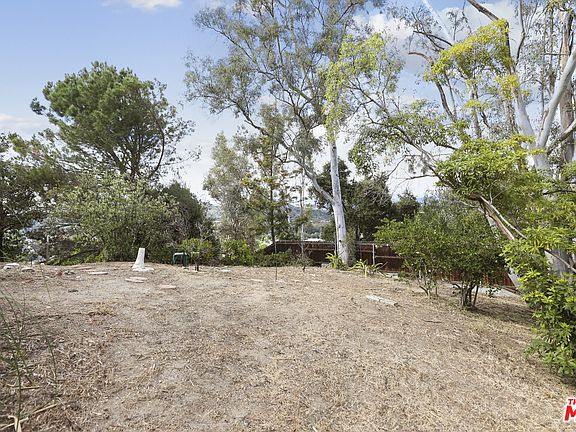 3rd image of 6031 Eucalyptus Ln