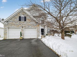 28 Coneflower Ln, West Windsor, NJ 08550