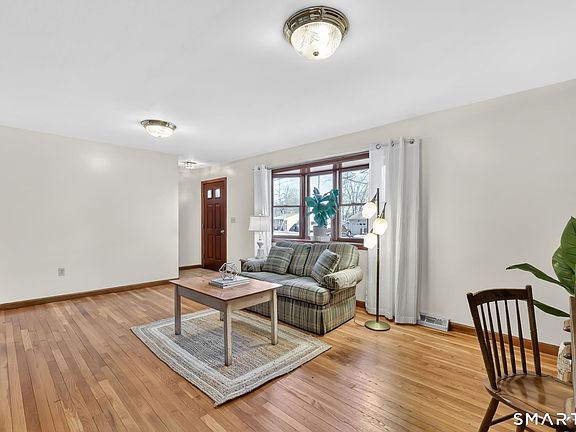 4th image of 15 Johnson Road