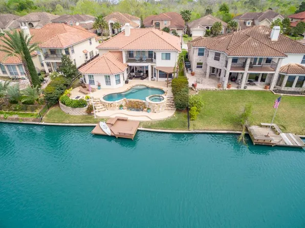 18422 Windsor Lakes Dr, Houston, TX 77094