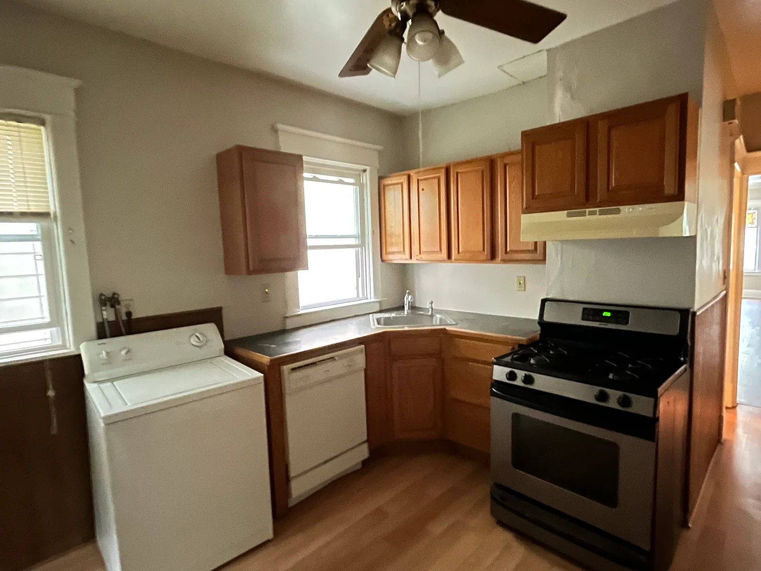 3 bed, $1,500 — Photo 1