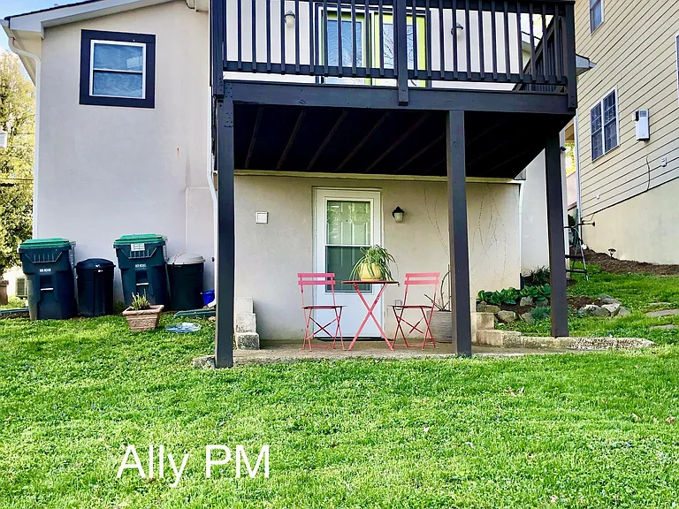925 Henry Ave #B-1-1 — Photo 2