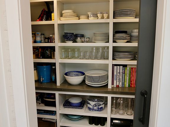 walkin pantry/barn door