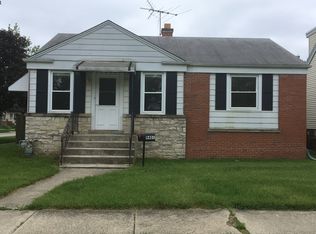 9401 Jackson Ave, Brookfield, IL 60513