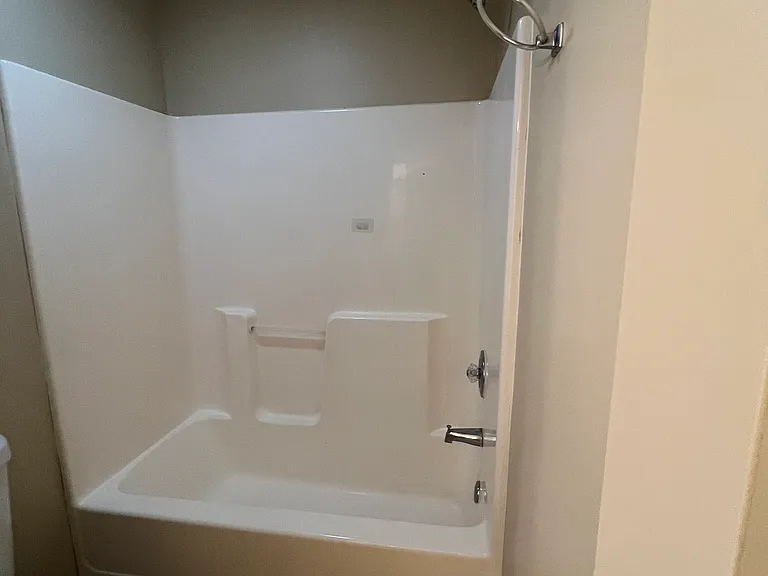 321 Village Dr — Photo 20