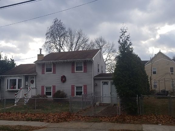 3rd image of 526 Wesley Ave