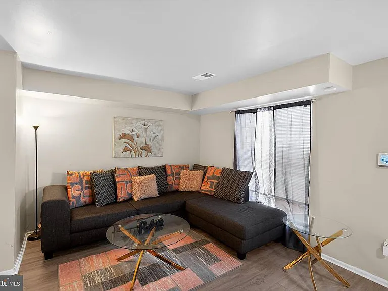 2523 Robinson Pl — Photo 28