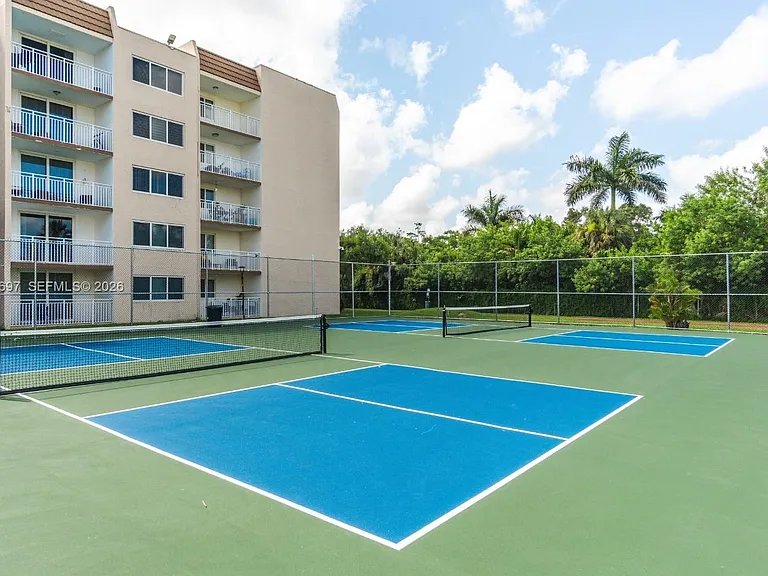 6950 Miami Gardens Dr #2-501 — Photo 8