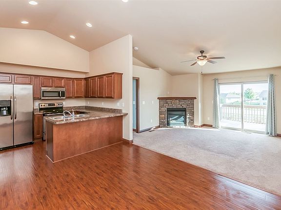 2nd image of 1474 Marilyn Dr