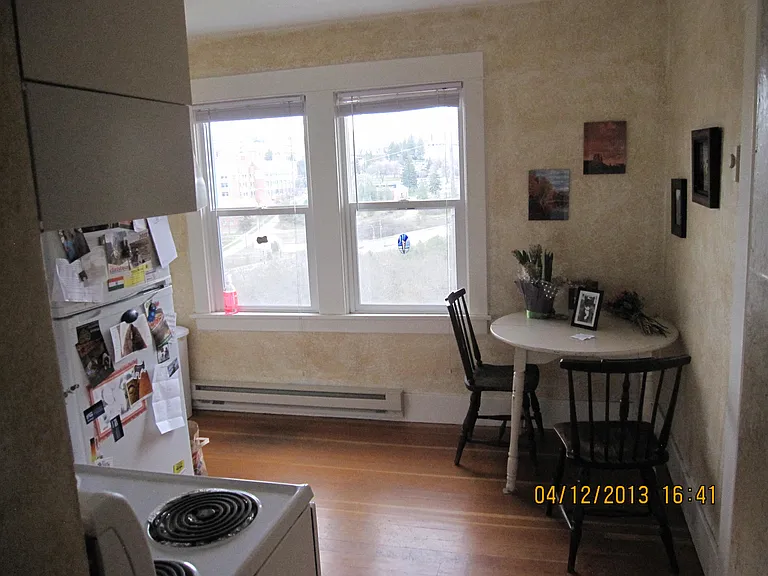 220 SE Gladstone St #2 — Photo 4