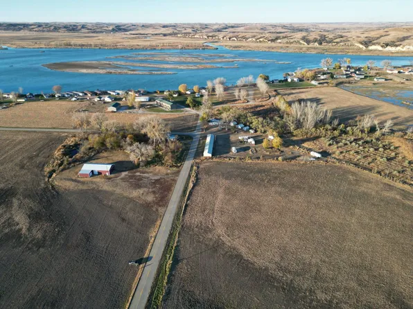 2 Rayder Swanson Rd, Niobrara, NE 68760