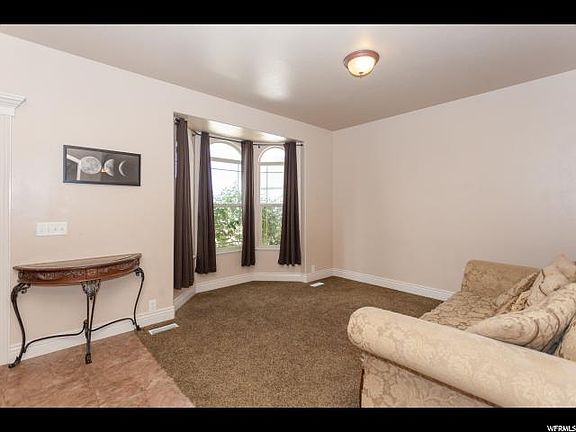 3rd image of 254 W Columbine Cir