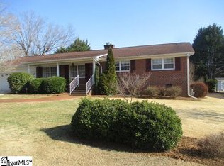 13 Camelback Rd, Greenville, SC 29617