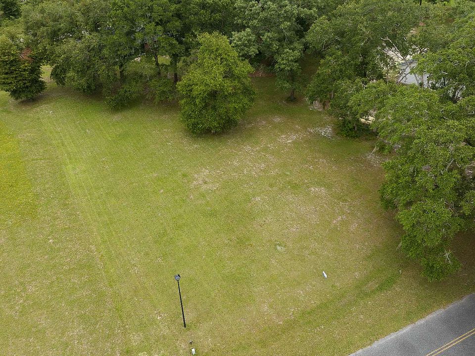 1st image of 369 SW Pinehurst Dr
