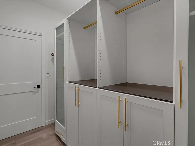 22434 Berdon St — Photo 39