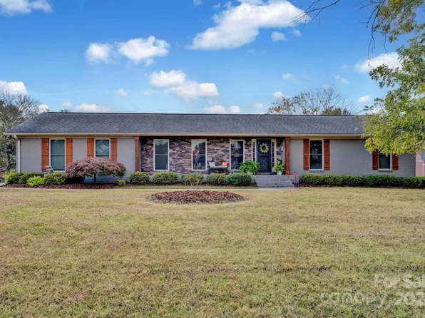 7180 Pharr Mill Rd, Harrisburg, NC 28075